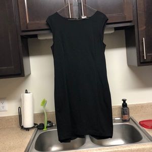 Black sleeveless dress